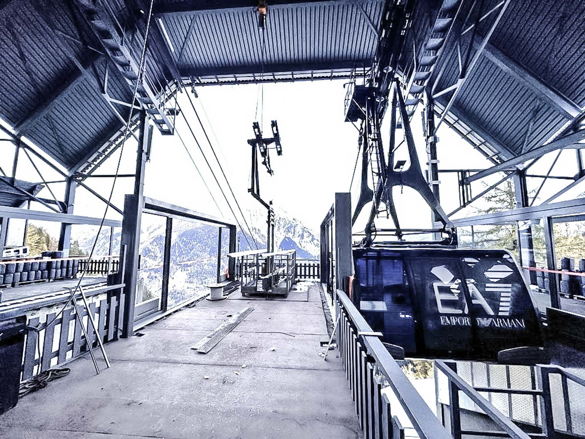 [Translate to French-French:] Bergstation von innen.