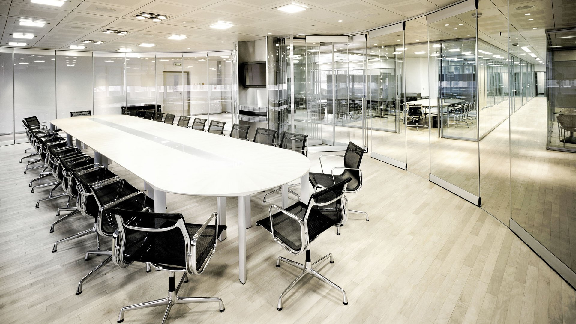 Reuters Büro in Moskau mit einer automatischen Schiebestapelwand